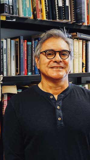 Photo of Enrique Salmon
