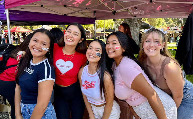 CSUEB students at Al Fresco