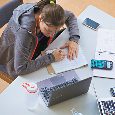  A female student studies at her computer