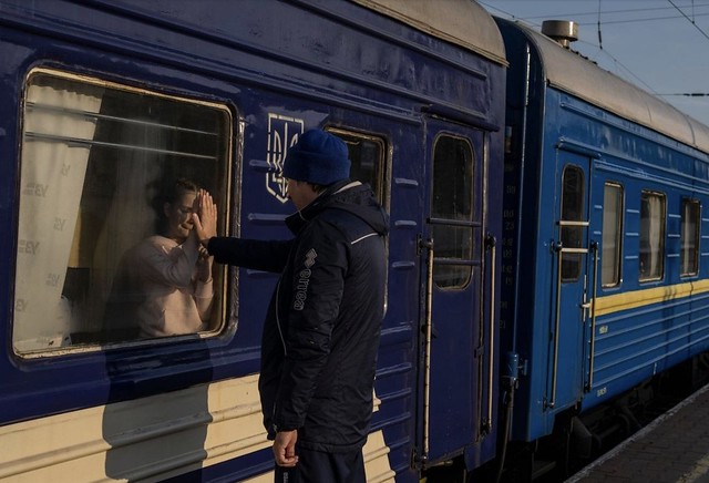 ukrainetrain.jpeg