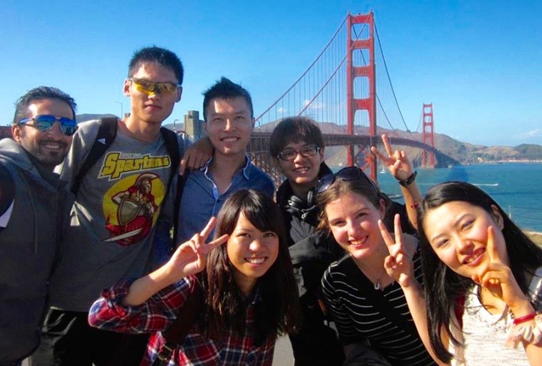 csueb-students-at-gg-bridge.jpg