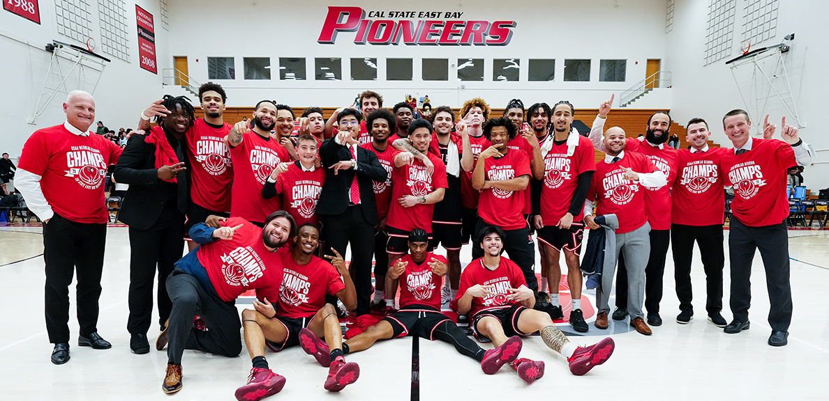 Men's basketball players group picture