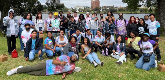 Students pose at Lake Merritt