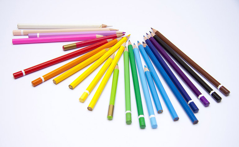different color of color pencils